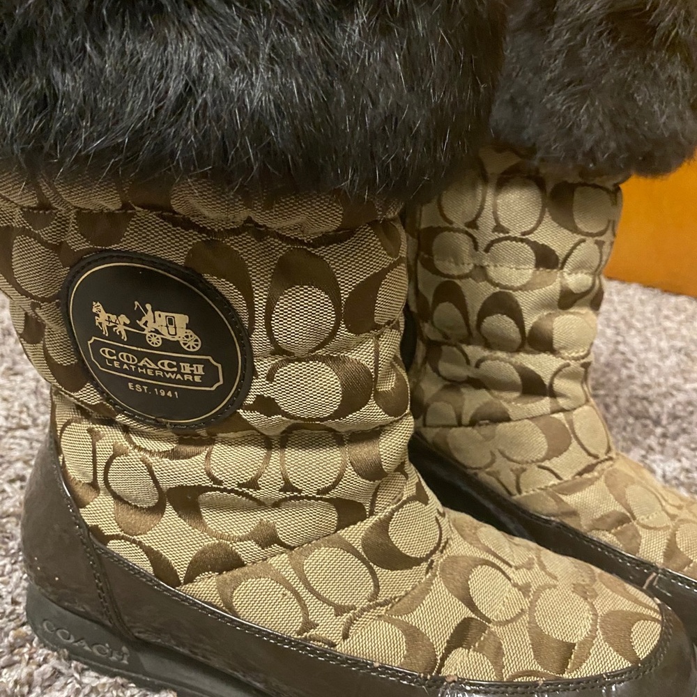 Coach winter boots size 8.5 Tan/Dark Brown